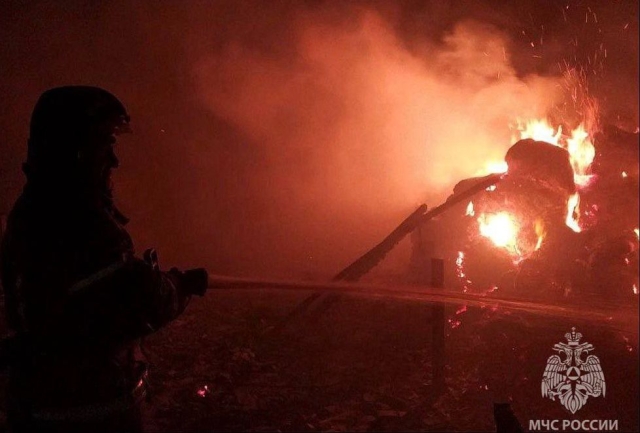 <i>Вблизи Будённовска на ферме потушили крупный пожар</i>