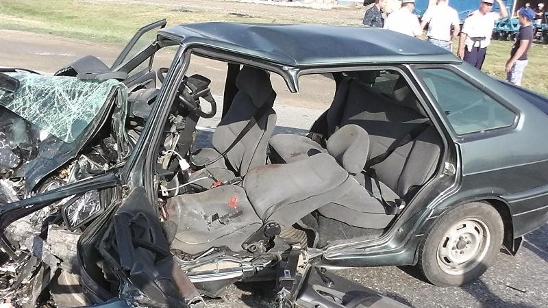 В этом автомобиле насмерть разбилась женщина в Грачёвском районе