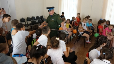 Школьники Курского района узнали о казачьем оружии, грузинских стихах и армянских танцах