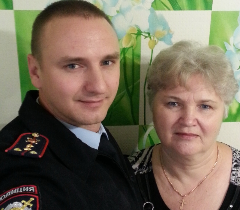 Селфи с мамой делают полицейские Уссурийска