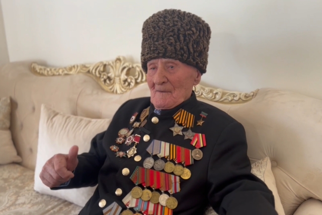 <i>Керимов заплатит за невесту 100-летнего ветерана из Дагестана калым в 100 млн рублей</i>