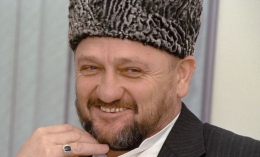 <i>Внучка Ахмат-Хаджи Кадырова будет участвовать во Всероссийском конкурсе</i>