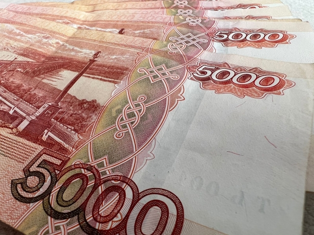 <i>На Ставрополье директор МУПа незаконно премировал себя на 680 тысяч рублей</i>
