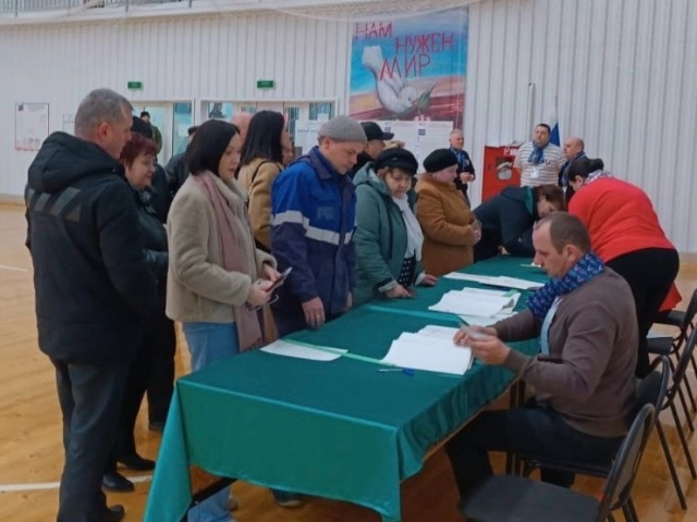 <i>Крайизбирком Ставрополья опубликовал первые фото и видео с избирательных участков</i>