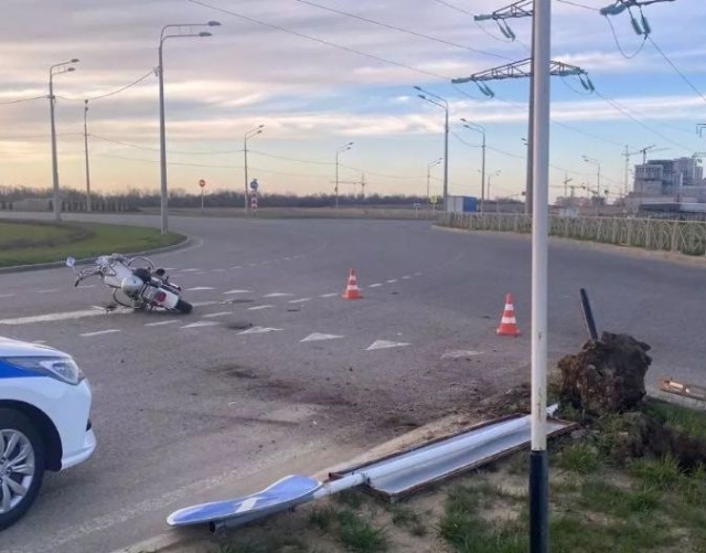 <i>В Ставрополе пьяный байкер протаранил дорожный знак на проспекте Российском</i>