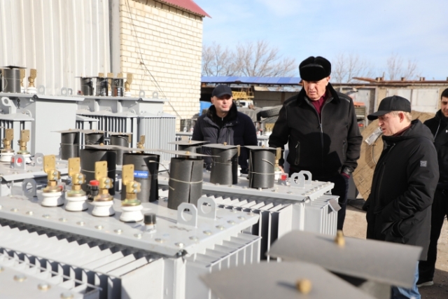 <i>Премьер Дагестана проверил ход ремонта энергообъектов в Махачкале</i>