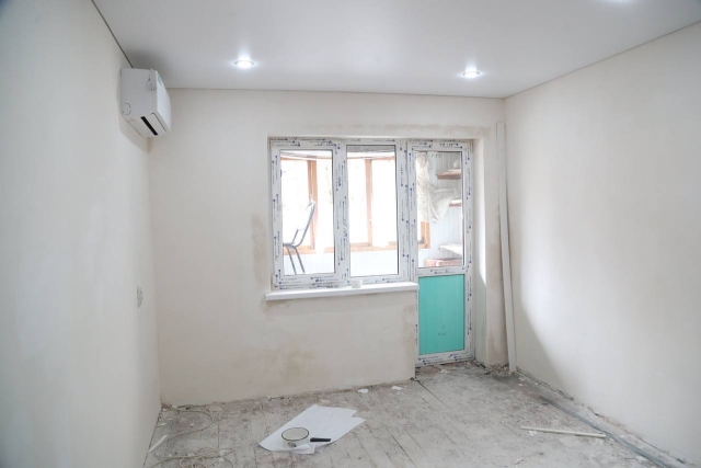 <i>Калиматов заявил о регулярных проверках восстановления жилого дома в Карабулаке</i>