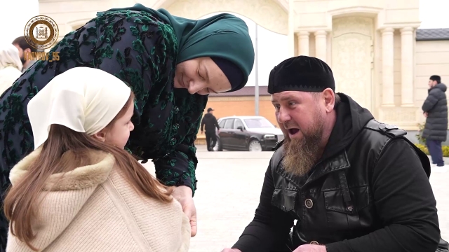 <i>Глава Чечни рассказал о семейных традициях празднования Ураза-Байрам</i>