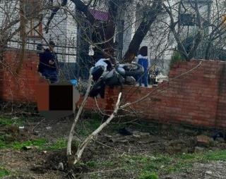 На Ставрополье мотоцикл врезался в забор, погибли два человека