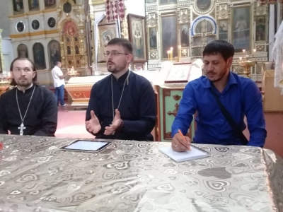 Православный священник прочитал лекцию для цыган города Благодарного