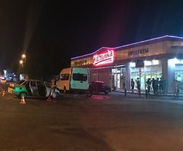 <i>В Буденновске студент-бесправник разбил в ДТП чужую машину</i>