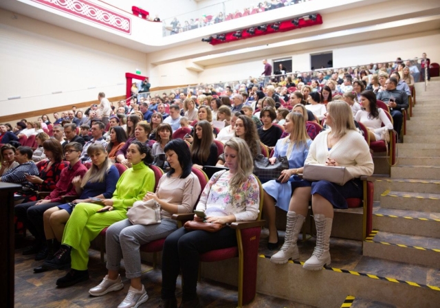 <i>В хореографической школе Ставрополя открыли концертный зал на 545 мест</i>