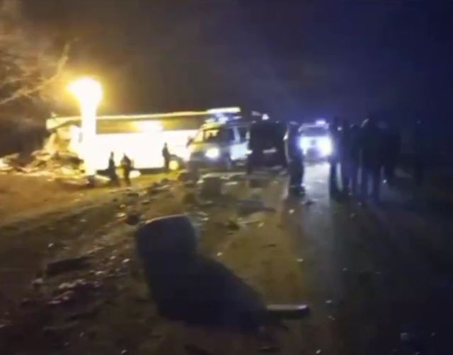 <i>В ДТП с автобусом Москва-Нальчик погибли 5 человек</i>
