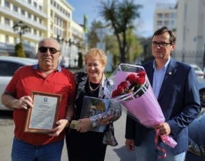Мэр и спикер Думы Кисловодска поздравили земляков с Днём бабушек и дедушек