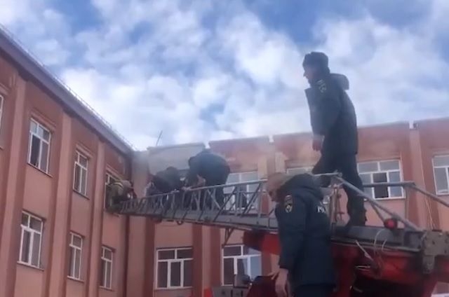 <i>Во Владикавказе полиция задержала 57-летнего мужчину, подозреваемого в поджоге школы</i>