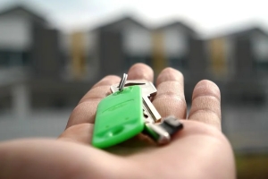 В Махачкале сиротам вручили ключи от собственных просторных квартир