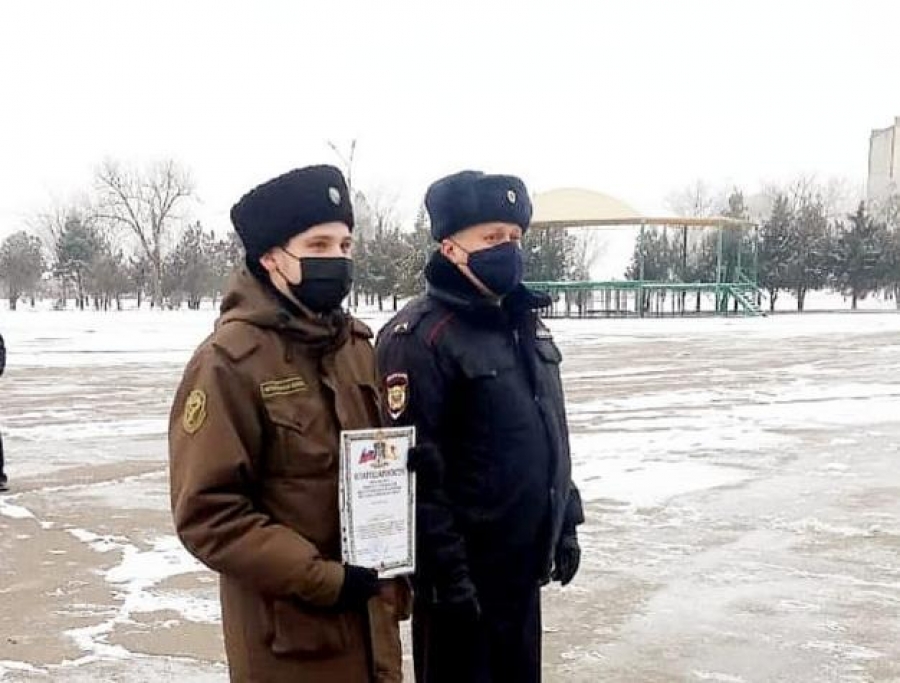 В Нефтекумске двум казакам-дружинникам объявлена благодарность от краевого МВД