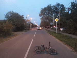 На Ставрополье под колеса машины попал 7-летний велосипедист