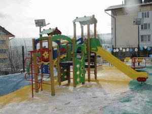 В поселках Нарзанный и Индустрия под Кисловодском обустроят детские площадки