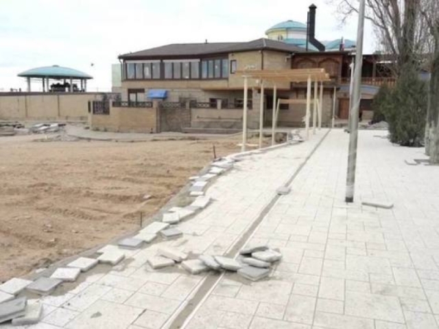 <i>В Махачкале решили ускорить ремонт пляжа</i>
