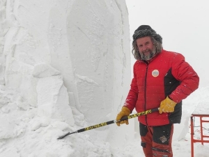 На Эльбрусе в КБР знаменитый скульптор устроит снежное шоу