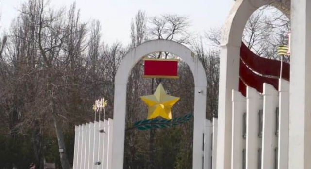 <i>В парке Махачкалы пополнят новыми именами Аллею Героев</i>