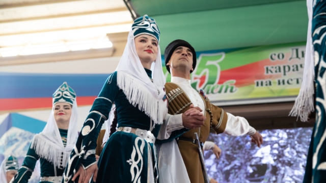 <i>В Карачаево-Черкесии отметили День возрождения карачаевского народа</i>