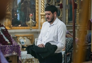 Митрополит Кирилл благословил на ношение подрясника цыганского православного миссионера