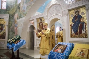 Архиепископ Герасим во время богослужения
