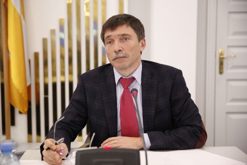 На Ставрополье депутат за рулем автомобиля помог участковому врачу