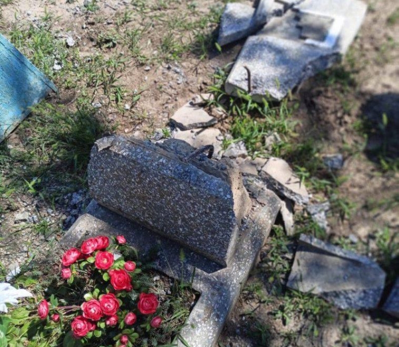 Пьяный вандал в Новоселицком округе Ставрополья разбил 5 надгробий на кладбище