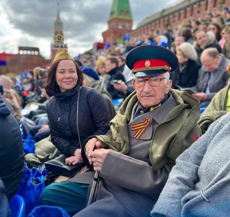 Рашид Темрезов поздравил ветерана Великой Отечественной со 102-м днём рождения