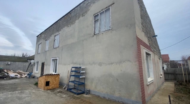<i>Дом Кадыровых восстановили после шторма в Херсонской области</i>