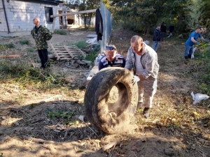 В Ставрополе участники субботника очистили берега Мамайки