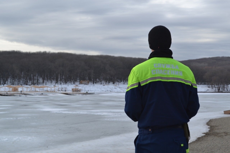 Спасатели предупреждают жителей Ставрополя об опасности выхода на лёд