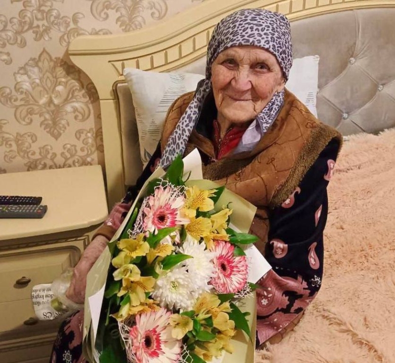 Глава КЧР поздравил ветерана Цуцу Дагужиеву со 101-летием - Портал ...