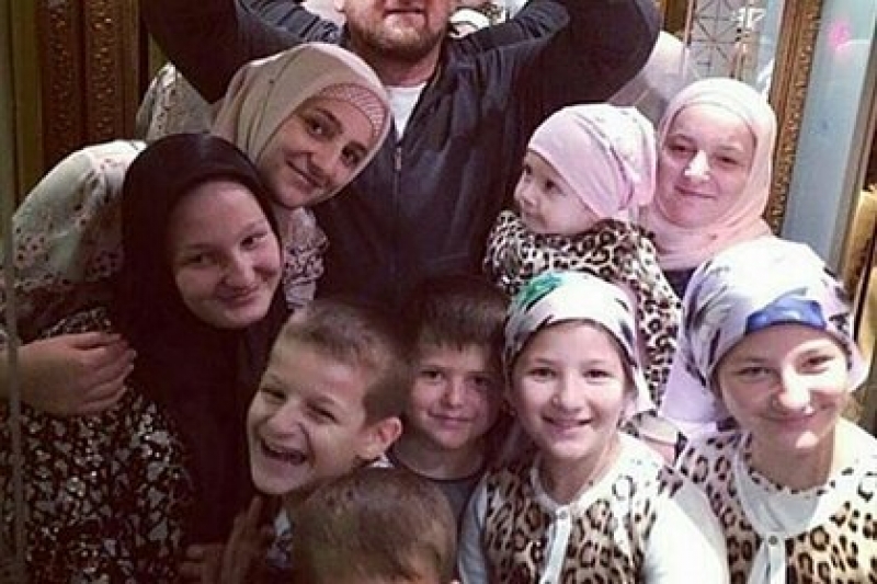 В Чечне более трехсот улиц назвали в честь Кадыровых