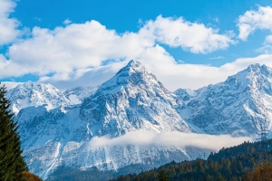 Стало известно об опасности схода снежных лавин в горах Кабардино-Балкарии
