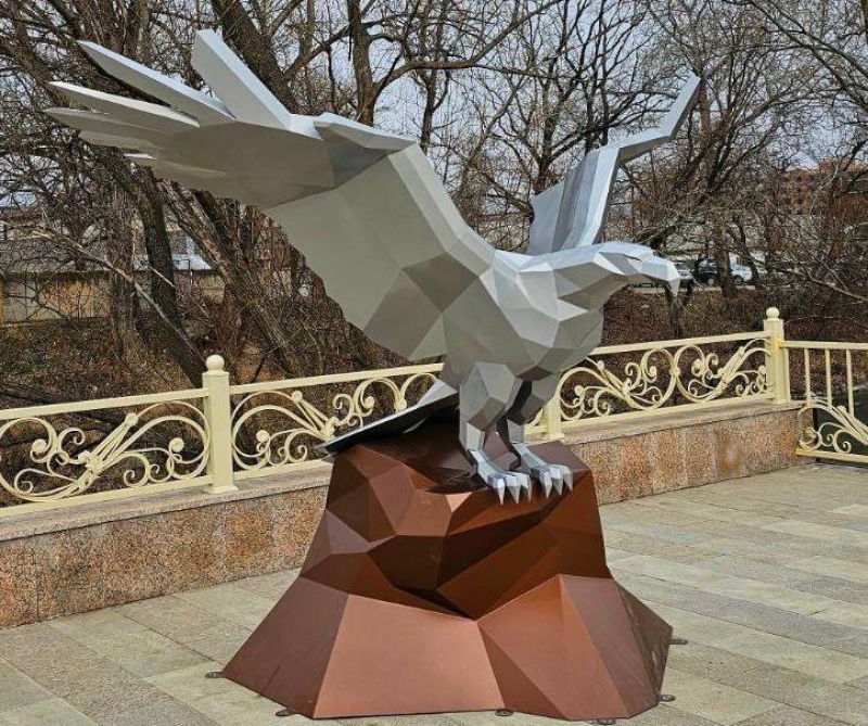 Пятигорчане оценили нового орла для парка «Водник»