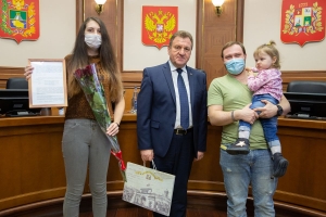 Свидетельство на приобретение жилья получили 80 молодых семей Ставрополя