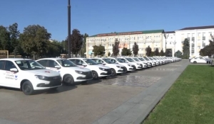 Медикам Дагестана передали 28 новых санитарных машин