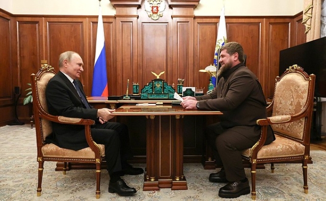 <i>Кадыров на рабочей встрече с Путиным «чуть похвастался»</i>