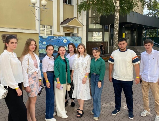 <i>Студенты и преподаватели Ставропольского филиала РАНХиГС получили новый опыт на форуме «Знание. Карьера»</i>