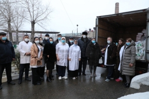 Медикам «красной зоны» в Дагестане передали две тонны продуктов
