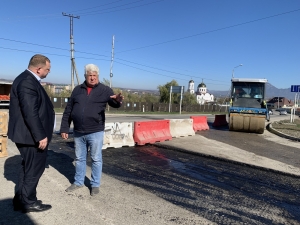 В Предгорье ремонт дорог идет сразу в шести населенных пунктах