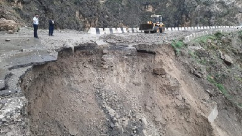 В Дагестане ливнями разрушены участки дорог
