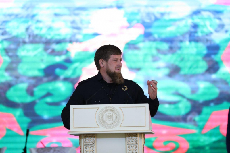 Кадыров передал жителям Чечни поздравления от Путина, Лукашенко и Медведева