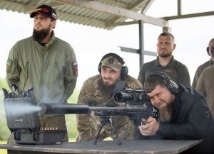 Рамзан Кадыров поразил мишень с первого выстрела из новейшей снайперской винтовки