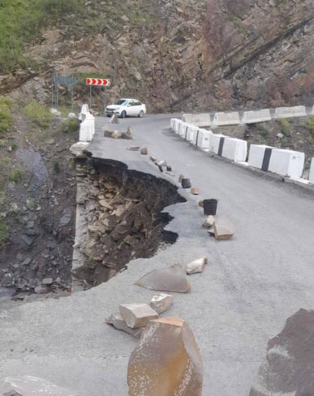 <i>В Агульском районе Дагестана обрушился мост</i>