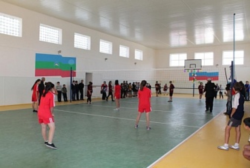 В десяти сельских школах КЧР капитально отремонтируют спортзалы